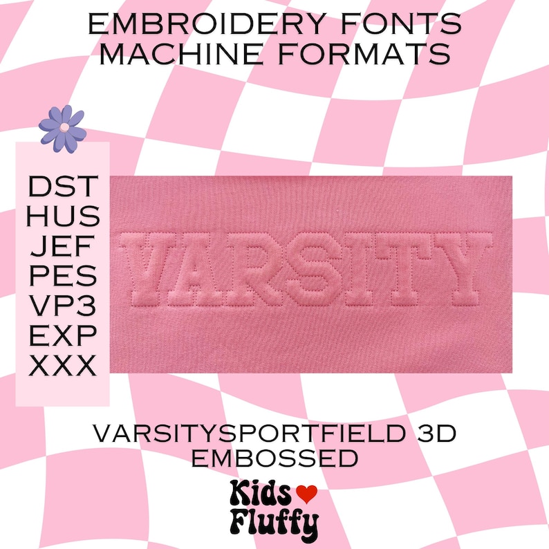 Może przedstawiać: R&oacute;żowy materiał z wyszytym w 3D napisem "VARSITY". Pod haftem znajduje się tekst "VARSITYSPORTFIELD 3D EMBOSSED". Pod tekstem "EMBOSSED" znajduje się tekst "Kids Fluffy".