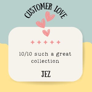 Puede incluir: Una tarjeta blanca con corazones rosas y el texto "CUSTOMER LOVE" en la parte superior. La tarjeta dice "10/10 such a great collection JEZ".