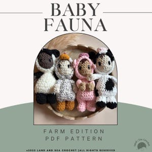 Könnte beinhalten: Häkelanleitung für ein Amigurumi-Set mit Tieren vom Bauernhof. Das Set enthält eine Kuh, ein Schwein, ein Huhn und ein Schaf. Die Anleitung ist als PDF-Download erhältlich. "BABY FAUNA FARM EDITION PDF PATTERN" steht auf dem Bild.