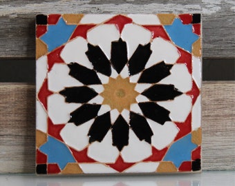 Handmade Fliese mit Relief Hispano Arabische Kachel Keramikkachel  Cuerda Seca Küchenrückwand Verkleidung Badezimmer Untersetzer 10x10x1,2cm