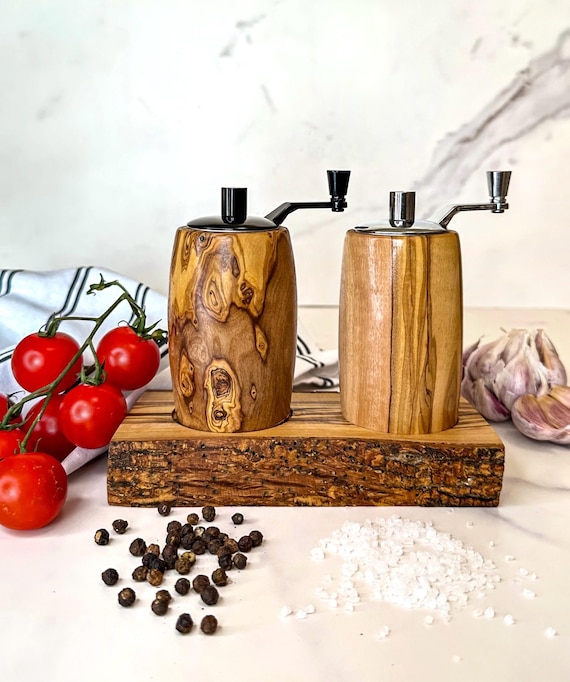 Mühlenset Salz- und Pfeffermühle mit einem Untersetzer aus Olivenholz mit Keramik Mahlwerk Tischmühlen mit Kurbel Mini-Mühlen