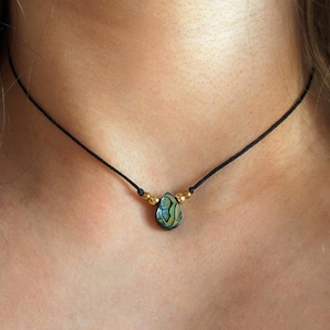 Collier hippie en coquillage d&#39;ormeau, perles en laiton, collier en coquillage Paua en coton, collier en coquillage en forme de goutte, collier en ormeau noir, cadeau
