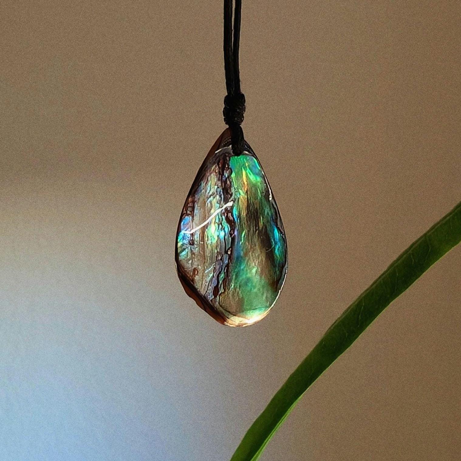 Collier Vintage Avec Pendentif Nacre Abalone - Longue Chaîne - Bijou Ancien Élégant