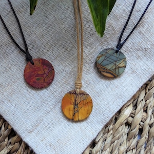 Erdiger Red Creek Jaspis Halskette runder Jaspis Choker Naturschmuck Hippie Kette Picasso Jaspis Münze Kristall Anhänger Edelstein Scheibe