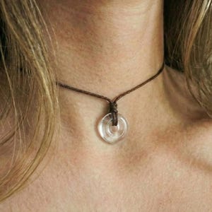 Donut Kette Bergkristall kleiner Donut Baumwollband Edelstein Choker Kristall Halskette Naturschmuck natürlicher Schmuck Hippie Anhänger