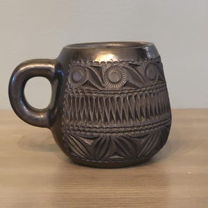 Traditional Black Barrio Negro Coffee & Chocolate Mug