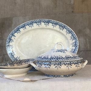 Platos antiguos franceses de Sarreguemines, de loza teñida con té, 4 piezas.