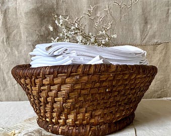 Cesta de paja tejida francesa antigua: decoración rústica