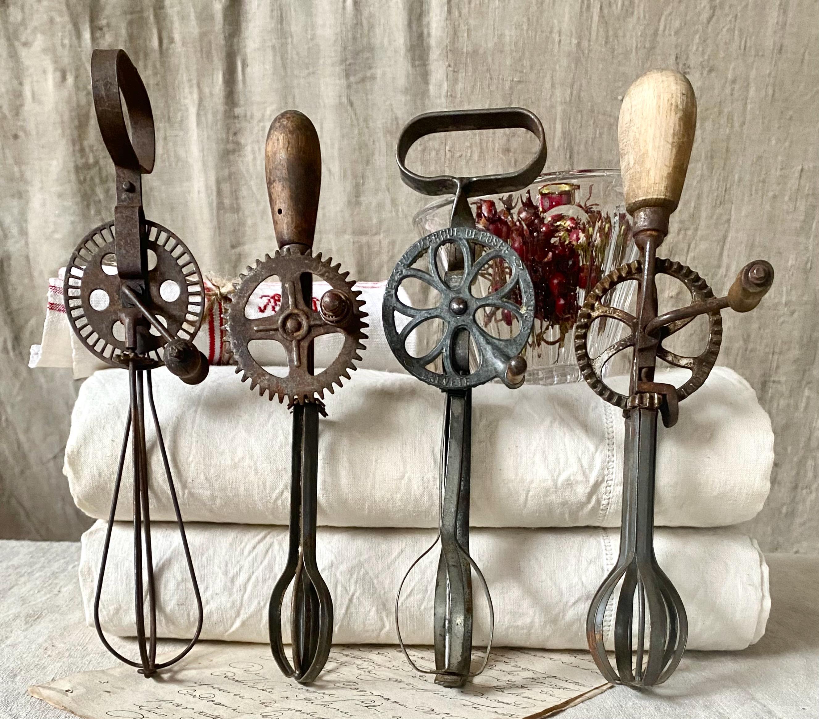 LOT ACCESSOIRES USTENSILES de Cuisine Ancien Batteur à Oeuf Entonnoir aluminium EUR 7,55 - FR