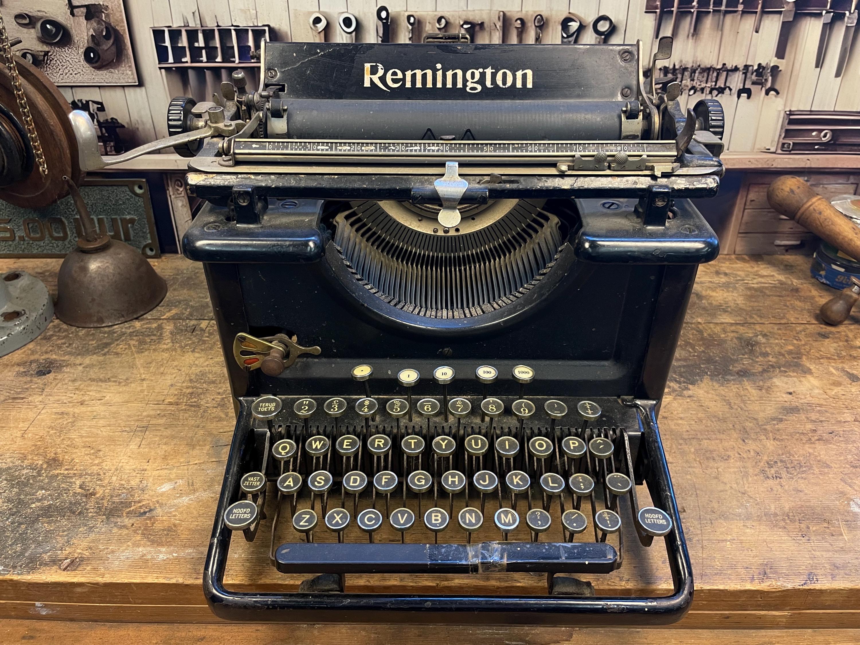 タイプライター Amazon.co.jp: タイプライターモデル、クラシックなヴィンテージ