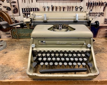Vintage Antike Everest ST Schreibmaschine in 2-Sterne-Zustand