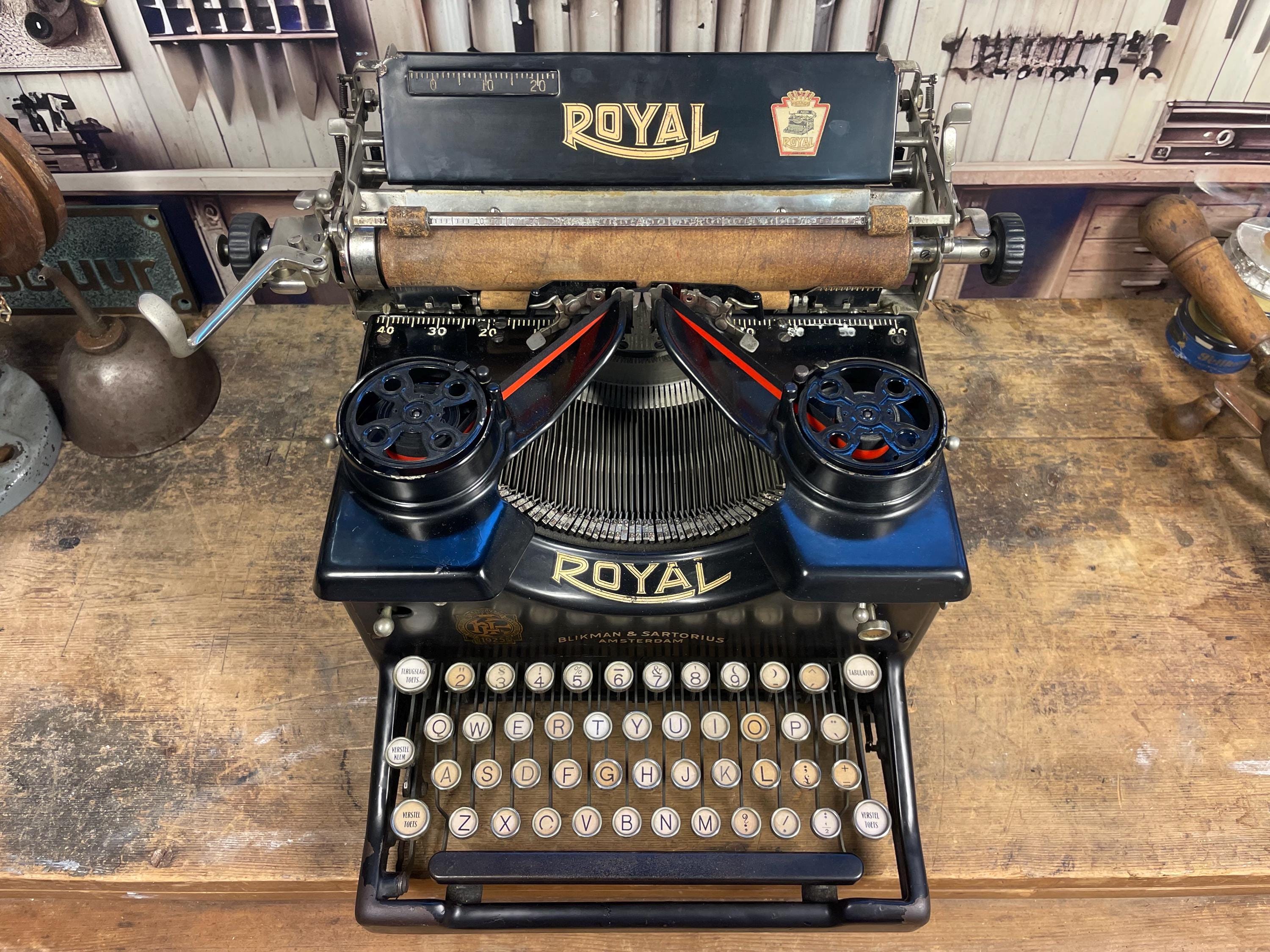 Royal 10 Typewriter - Etsy