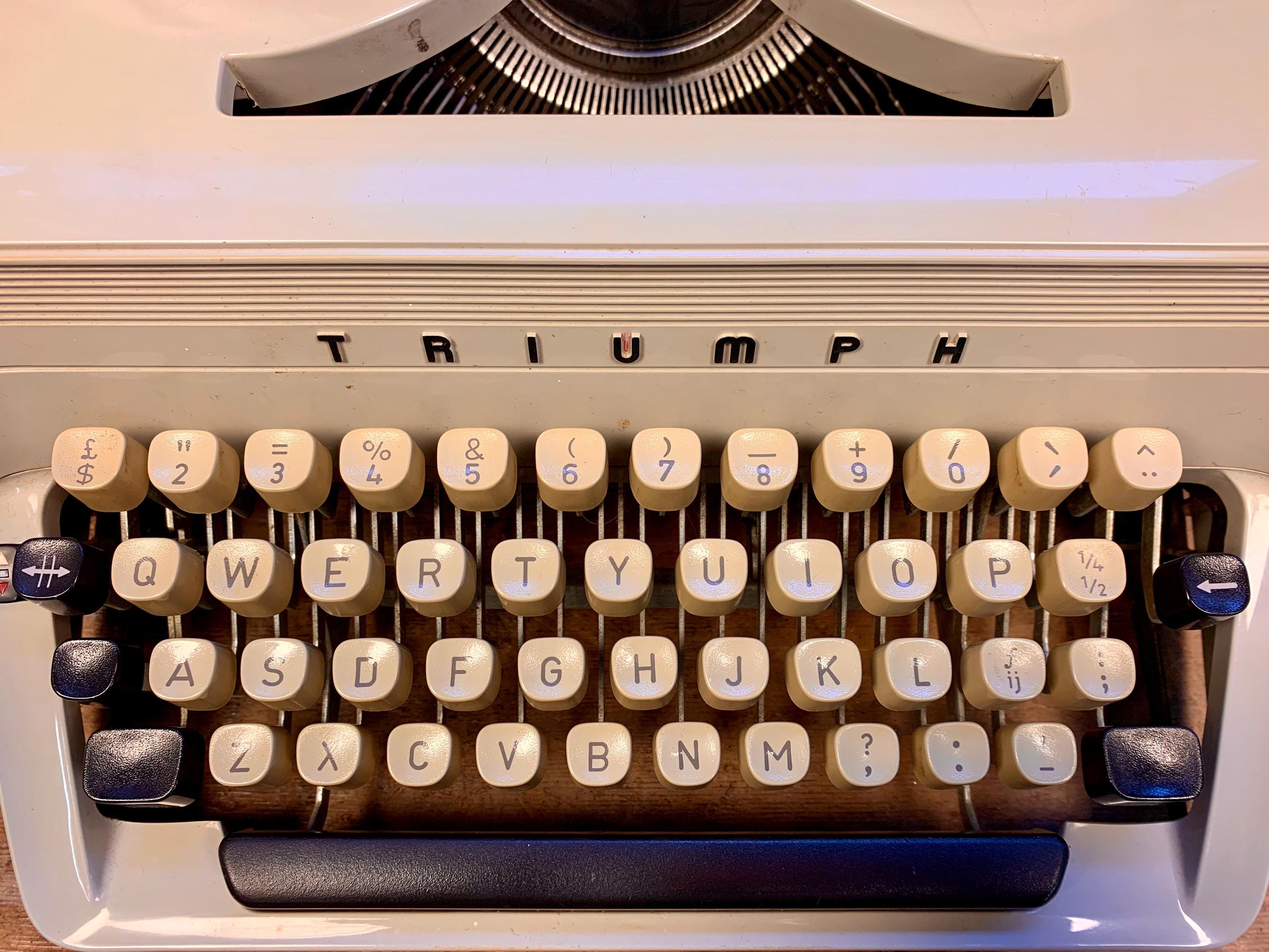 ヴィンテージ アンティーク Triumph Gabriele 10 タイプライター 3 つ