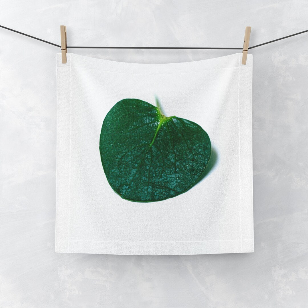 Eucalyptus Face Towel, Calming Travel Bath Towel Gift for Girlfriend, Chic Eucalyptus Bathroom