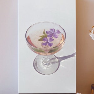 Cartel de cóctel de lienzo floral, regalo para ella, decoración del hogar de arte de cóctel, arte de pared de alcohol femenino de flores delicadas