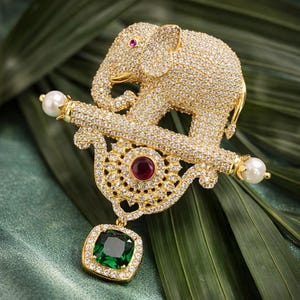 Broche de elefante con circonita cúbica y cuarzo, joyería de lujo para hombre, metal de latón, acabado chapado en oro de alta calidad, broche OBO-22