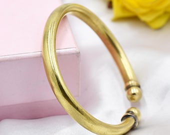 Golden Chunky Hand Cuff Bangle High Finished Gold Waterproof Jewelry Solid Brass Metal Handmade Fashion Jewelry Best Gift For Men's ONB-86