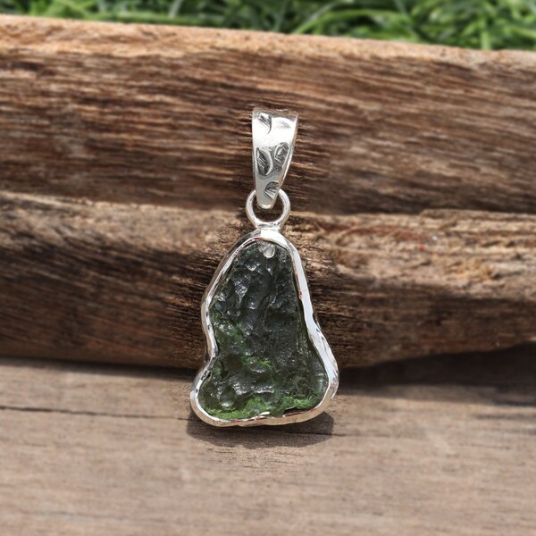 Natural Moldavite Pendant, Raw Gemstone Jewelry, Christmas Gift For Women's, 925 Sterling Silver Handmade Jewelry, Gift For Girls