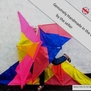 Morgan Kites Giant Delta avec badge de pilote personnalisé. Fabriqué à la main en Grande-Bretagne. 230 cm d'envergure.