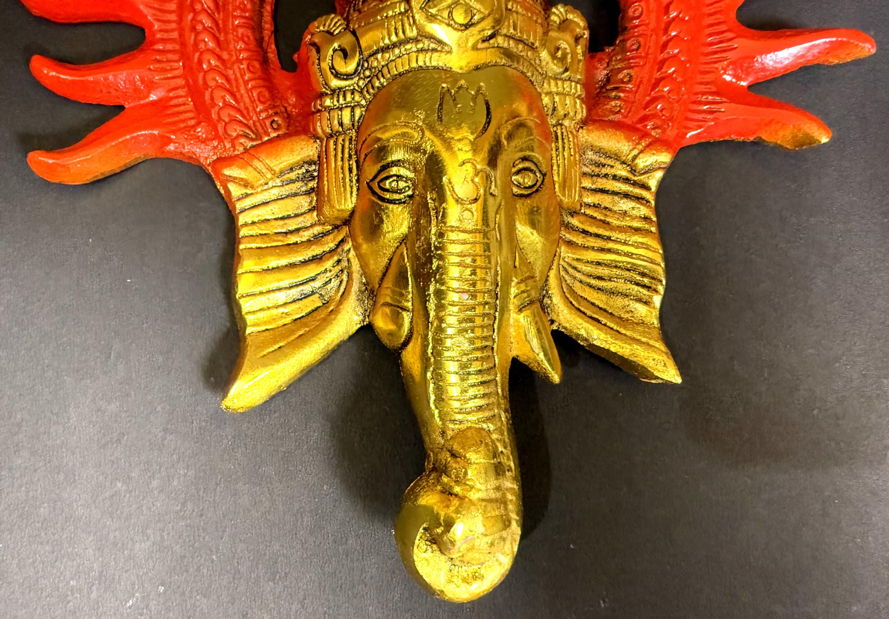 真鍮製ガネーシャ壁掛け、金と赤のディワリ装飾（8インチ） - Etsy 日本