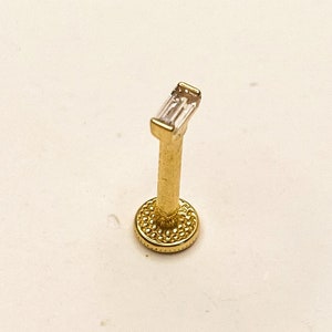 14K Solid Gold Single Baguette Cut Shape Tragus Piercing, Cz Tragus Piercing, Daith Piercing, Stud Ear Piercing, Earlobe Earring
