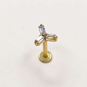 14K Solid Gold Triangle Baguette Tragus Piercing, Cz Tragus Piercing, Daith Piercing, Stud Ear Piercing, 14K Gold Tragus Earring