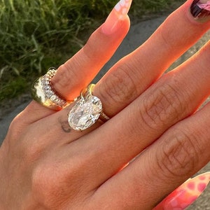 Hailey bieber pinky ring top