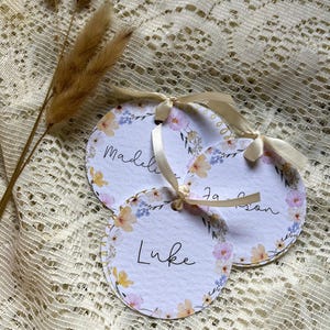 Marque-places ronds, Marque-places pour mariage, Marque-places rond et moderne floral, Marque-places cercle pour événement, Cartes de visite pour fête d'invités, Papeterie personnalisée