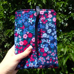 Étui pour Kindle doublé de velours « à fleurs » fait main
