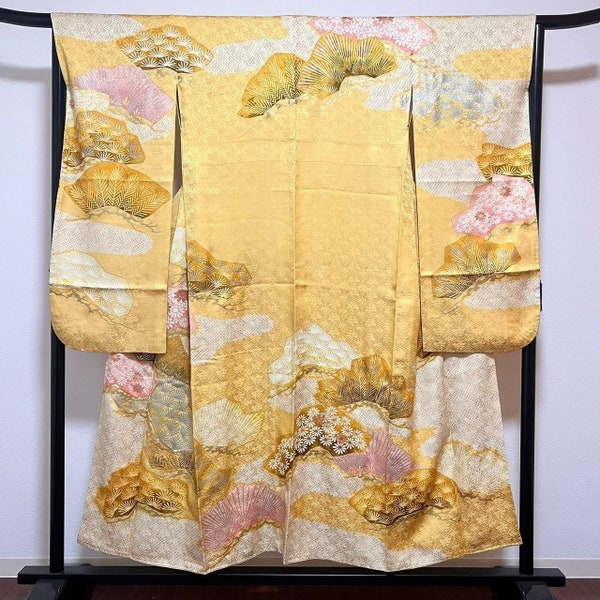 Kimono Furisode en soie jaune Japon époque Showa/Heisei