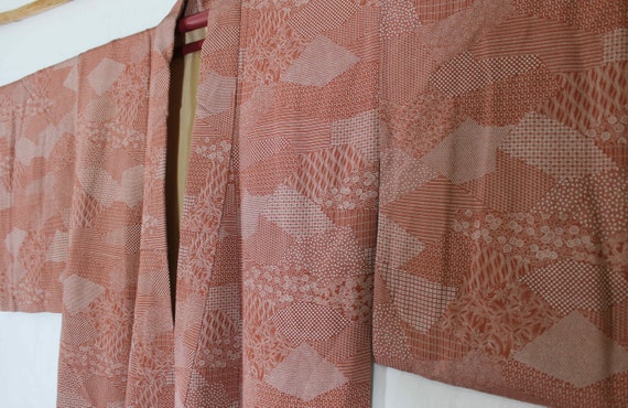 Silk Komon kimono with geometric designs. Dated J… - image 3