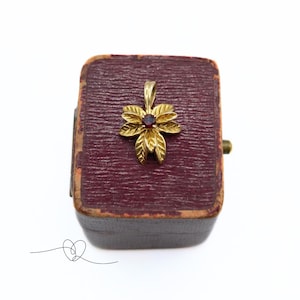 Vintage Gold Flower Pendant Gold Leaf Pendant Red Garnet Hallmarked Gold London 1967 British Gold