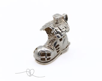 Vintage Silver Opening shoe Charm Silver Old lady in a shoe Charm Sterling Silver Gift for Her Birthday Christmas Nursery Rhyme Charm