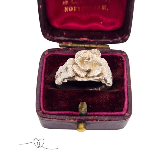 Solid Silver Flower Ring, Birmingham 1977 Hallmar… - image 8
