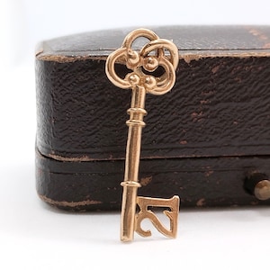 21st Birthday Gold Key Charm Pendant 9ct Gold Charm Bracelet 9ct British Gold London 1967 Fully Hallmarked Gift for Her Birthday Gift