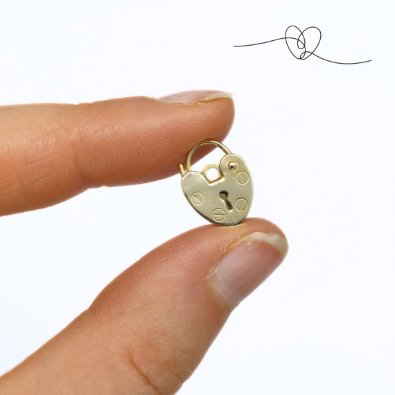 Vintage Petite Gold Heart Padlock Pendant Charm 9… - image 4