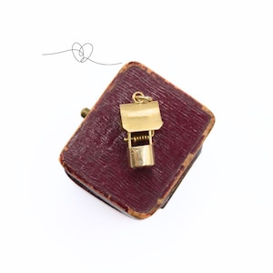 9ct Gold Wishing Well Charm Gold Well Charm or Pendant 9ct Charm Gift Moving Gold Charm Hallmarked Gold 1976 British Gold