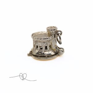 Silver Windsor Castle Charm Silver Tourist London charm or pendant  British English Landmarks Charm Round Tower Windsor