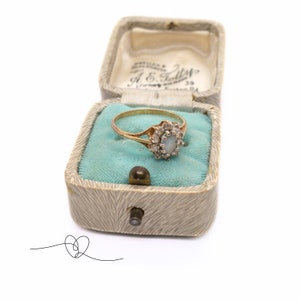 Gold Cubic Zirconia cluster ring Gold 375 CZ Ring UK Size N 1/2 usa 7 9ct British Gold Hallmarked OPT 375 Birmingham Vintage 9ct