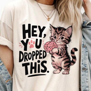 Boho Cat Holding Brain T-Shirt: Funny Kitty Hippie Tee