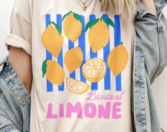 Retro Italian Lemon T-shirt: Al Limone Unisex Graphic Tee, Mediterranean Fruit Tshirt, Vintage Citrus Summer Top, Coastal Beach Gift Shirt
