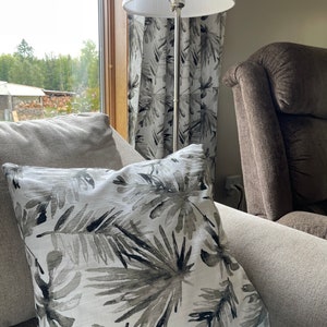 Black and White Throw Pillow cover, Decorative Pillow. Custom Pillow Cover with Zipper for easy Cleaning