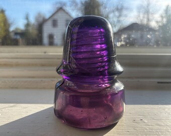 RARE Cd 162.4 No Embossing Canadian Insulator Royal Purple
