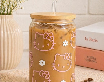 Tasse en verre Kawaii Kitty avec couvercle en bambou et paille, gobelet à café glacé girly, boîte en verre réutilisable Hello Cat, cadeau esthétique pour elle