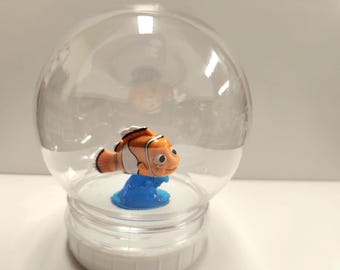 DIY Snow Globe Kit, Plastic Globe with Figurine