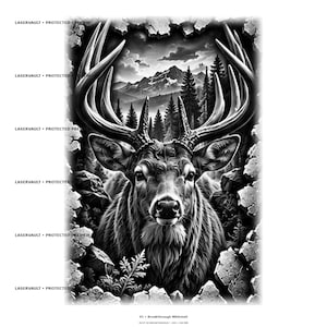 以下が含まれることがあります： 大きな角を持つオジロジカの白黒グラフィックイラストで、ひび割れた石の縁取りで囲まれています。背景には山脈と松林が描かれています。LASERVAULT PROTECTED PREVIEWというテキストが繰り返し表示されています。