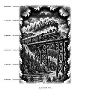 Op de afbeelding: Een zwart-wit illustratie getiteld 02 Trestle Bridge Express met een stoomlocomotief die over een hoge vakwerkbrug rijdt boven een rivier met dennenbomen. De afbeelding bevat de herhaalde tekst LASERVAULT PROTECTED PREVIEW.