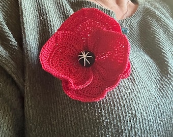 Crochet Poppy Brooch Pin, Handmade Remembrance Day Poppy, 9cm Red Flower Badge, Crocheted Poppy flower Brooch/Hair slide, Everlasting flower