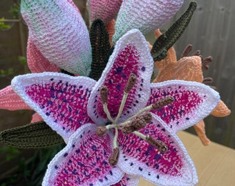 Crochet Lily Flower, Handmade Memorial Flower, Everlasting Lily Gift, Sustainable Floral Home Decor, Meaningful Handmade Keepsake
