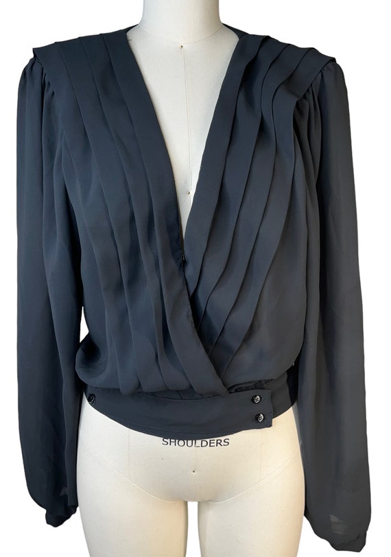 Ivey’s Thoroughbred Black Long Sleeved Pleated Blo